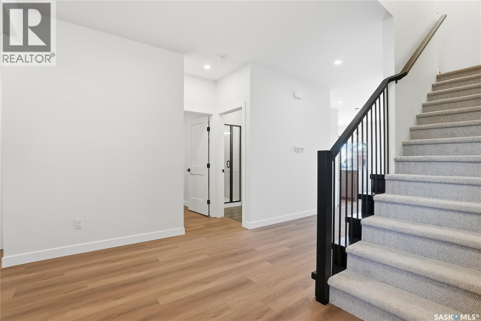190 Doran WAY — photo 3