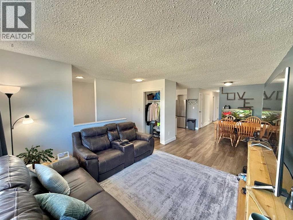 389 Mountain Street — photo 4
