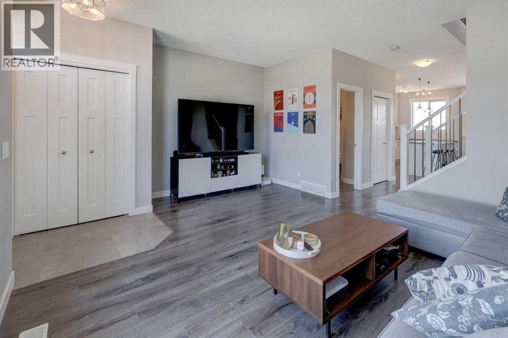 760 Livingston Hill NE — photo 4