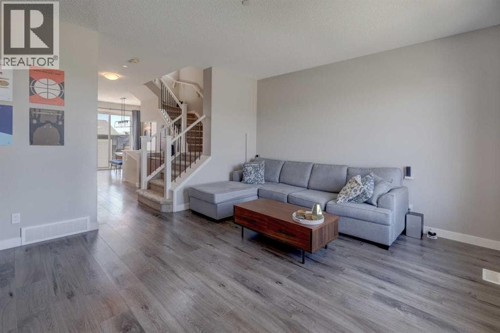 760 Livingston Hill NE — photo 3