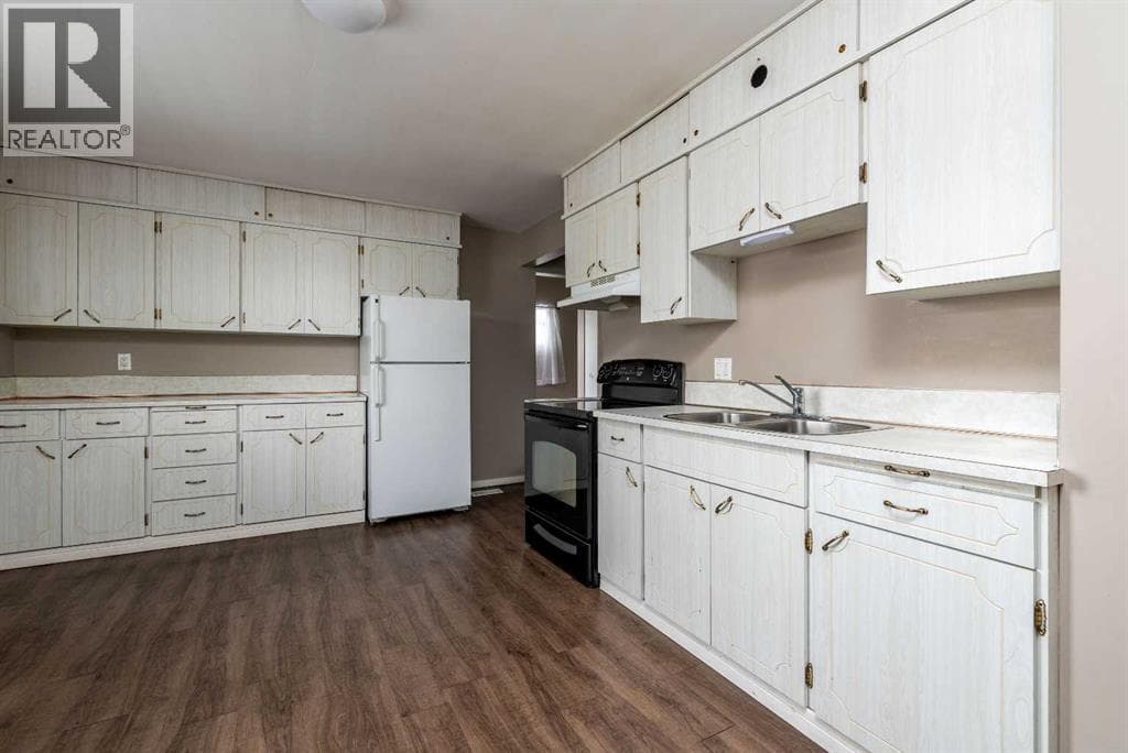 4801 42 Street — photo 5