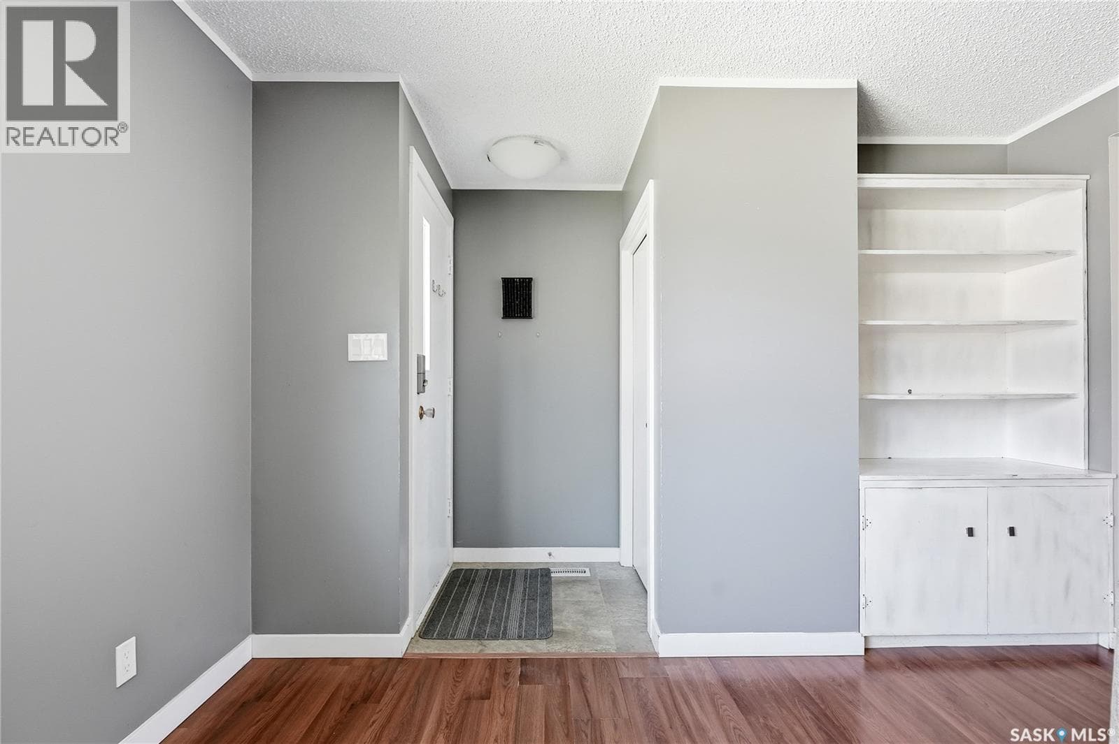 532 East PLACE — photo 3