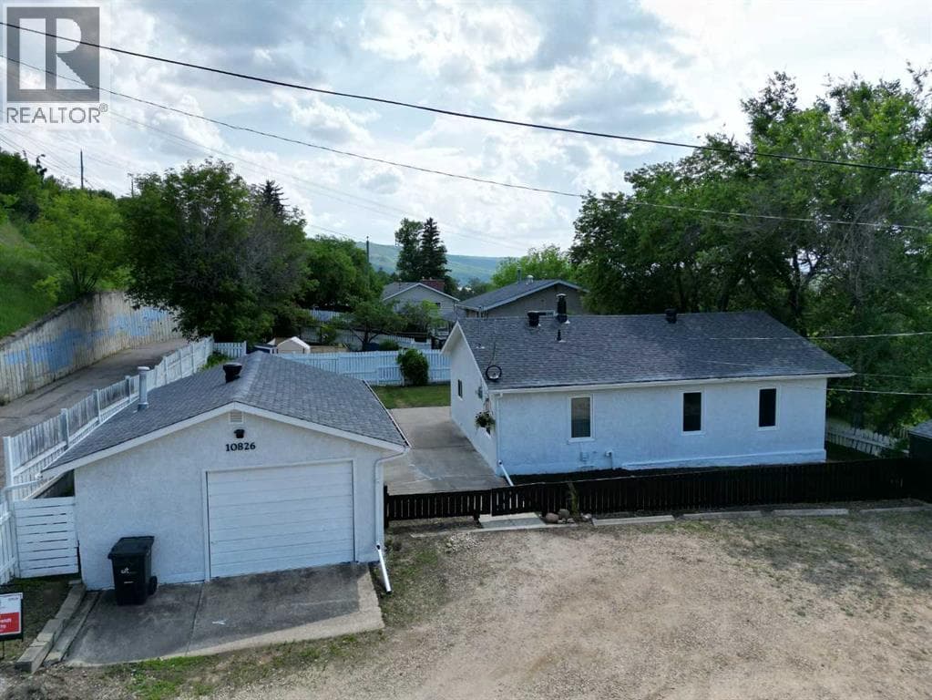 10826 103A Street — photo 2