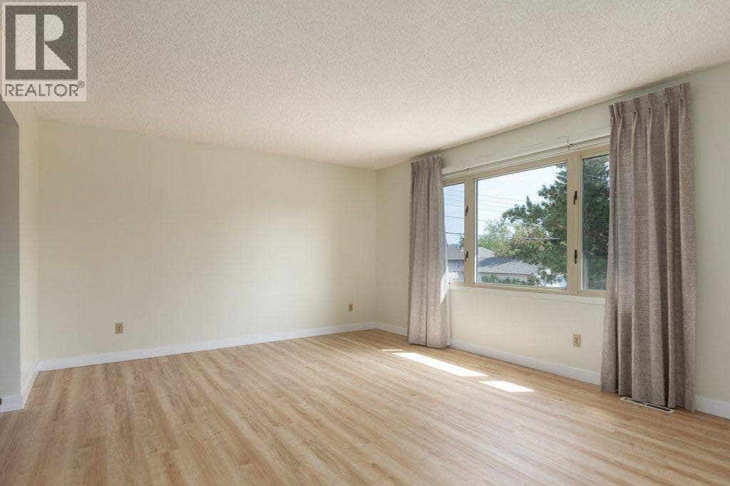3447 Bonita Crescent NW — photo 2