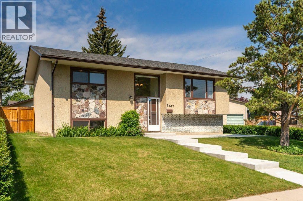 3447 Bonita Crescent NW
