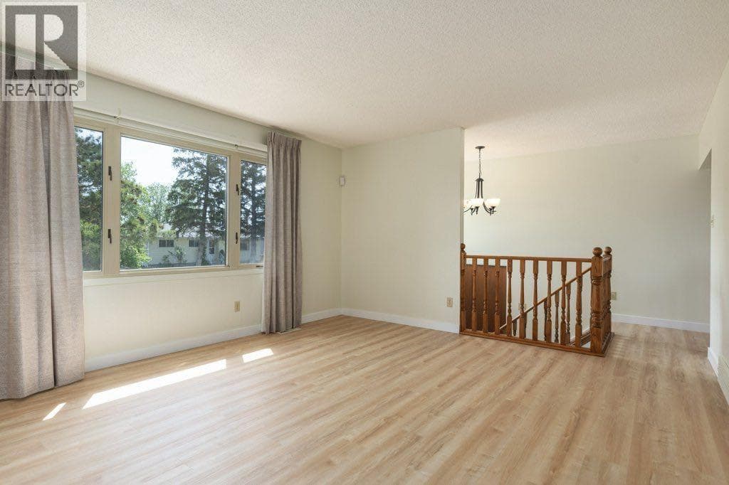 3447 Bonita Crescent NW — photo 4