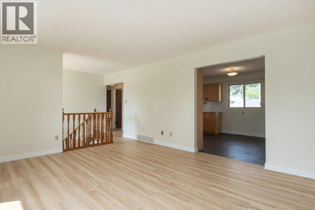 3447 Bonita Crescent NW — photo 3