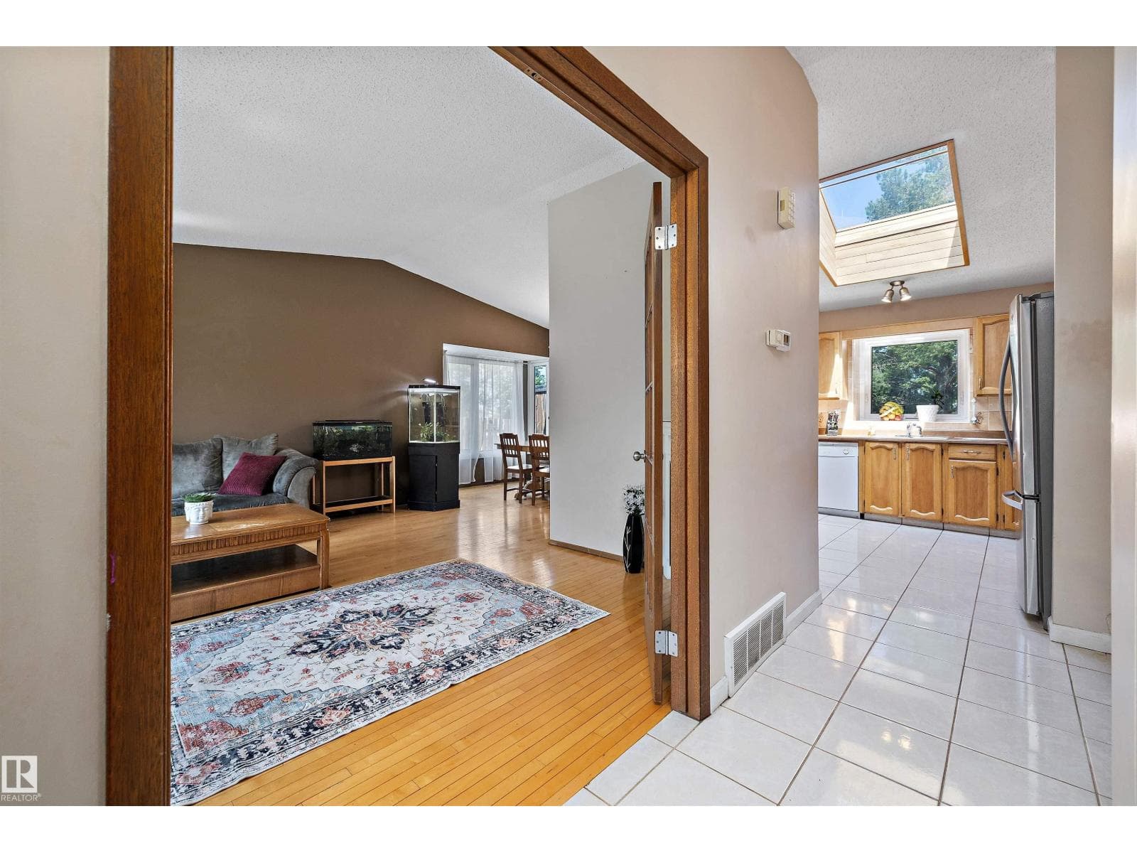 2127 40 ST NW — photo 4