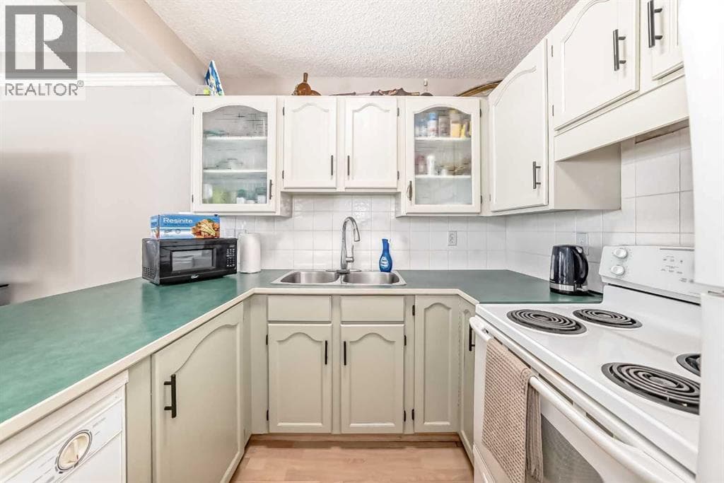 144 Country Hills Villas NW — photo 5