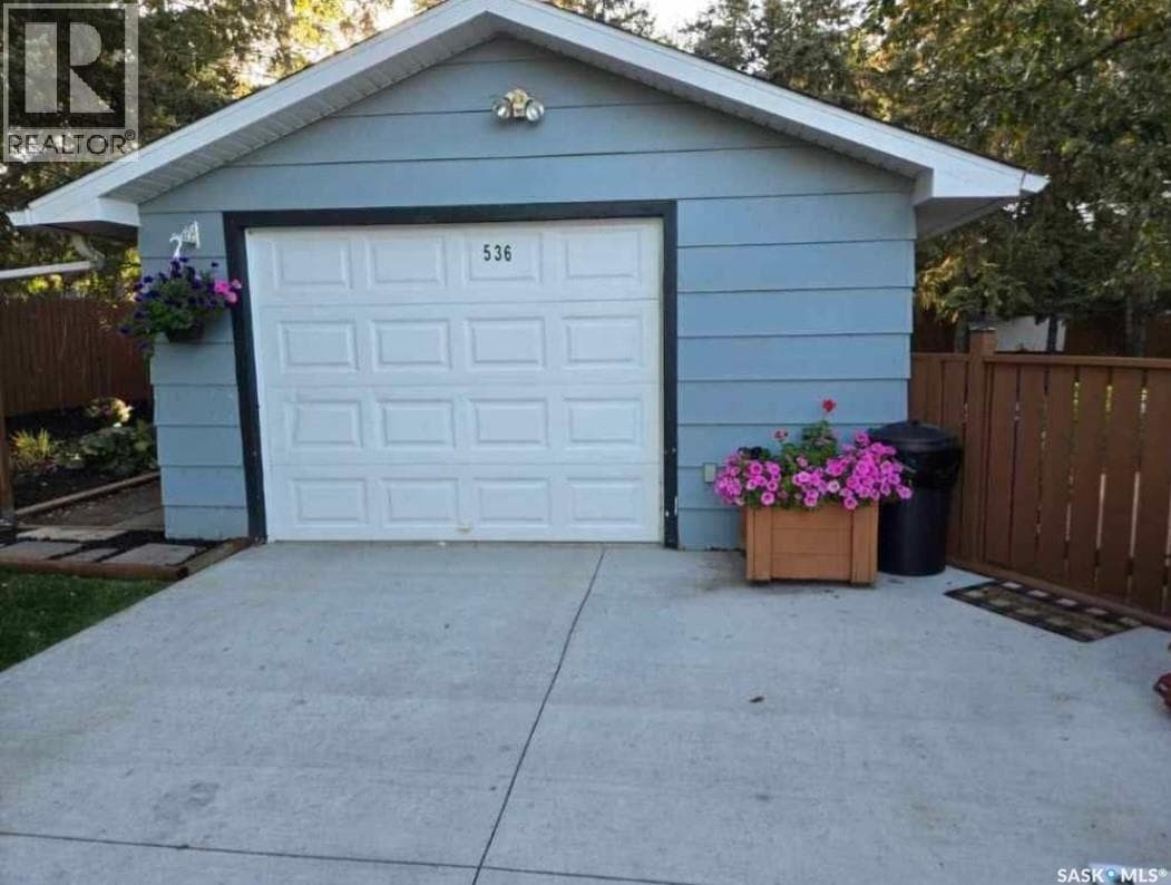 536 Stanley STREET — photo 4