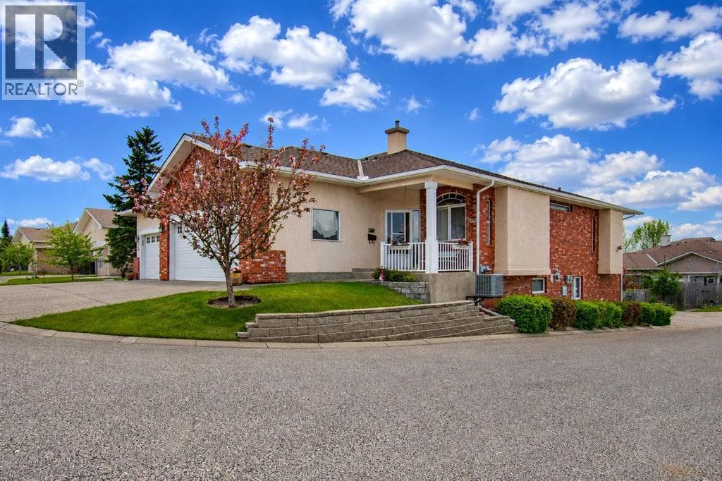 58, 99 Christie Point SW