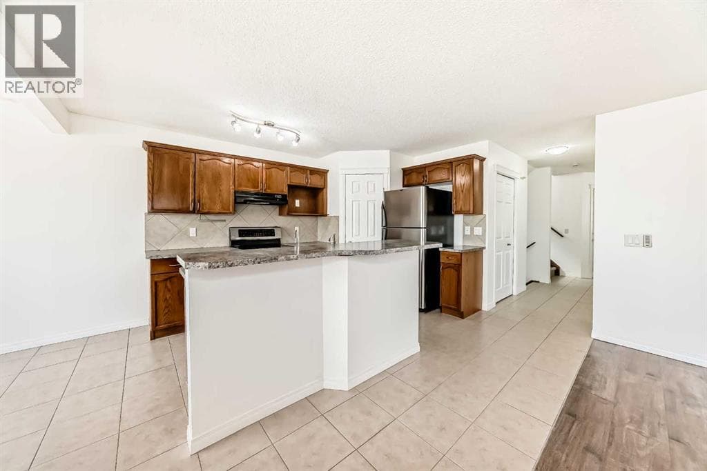 54 Royal Elm Road NW — photo 3
