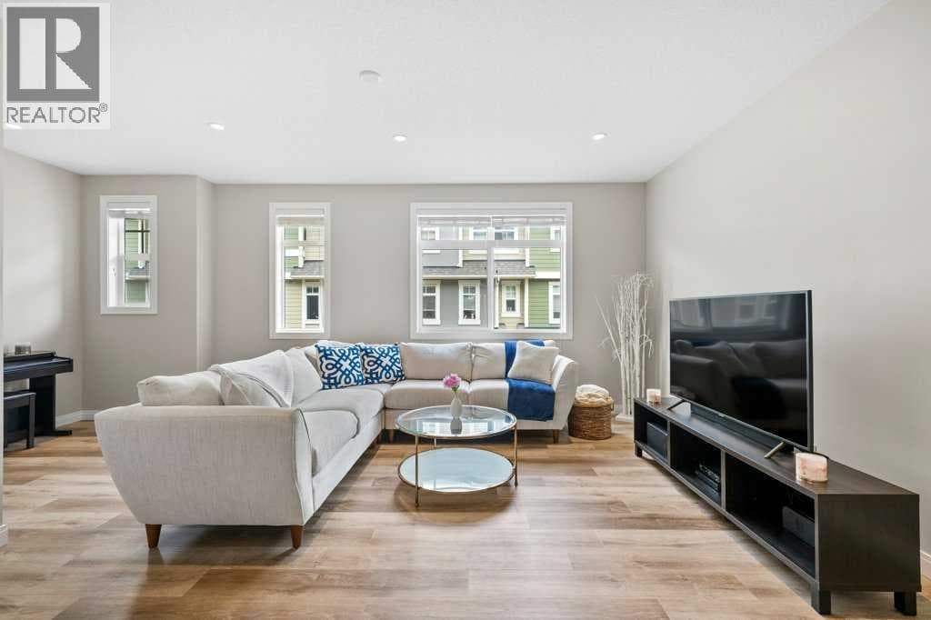 205 Wentworth Row SW — photo 3