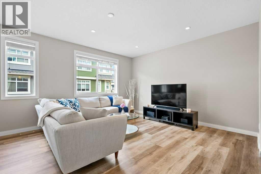 205 Wentworth Row SW — photo 4