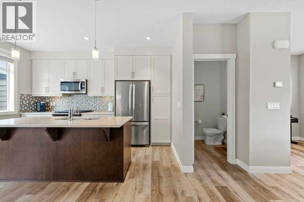 205 Wentworth Row SW — photo 2