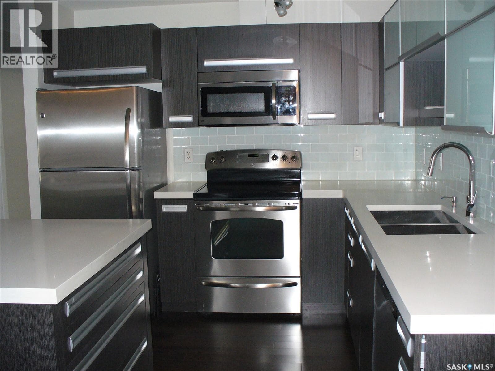 210 1610 Dakota DRIVE — photo 4