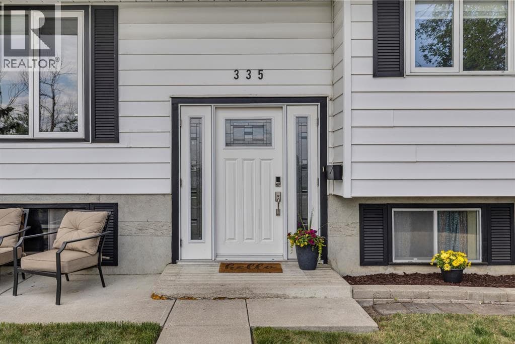 335 Huntbourne Hill NE — photo 2