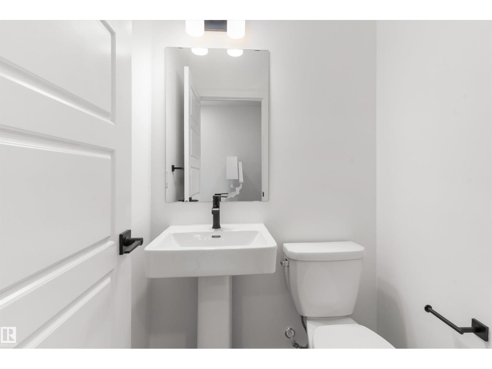 1048 CRISTALL CR SW — photo 4