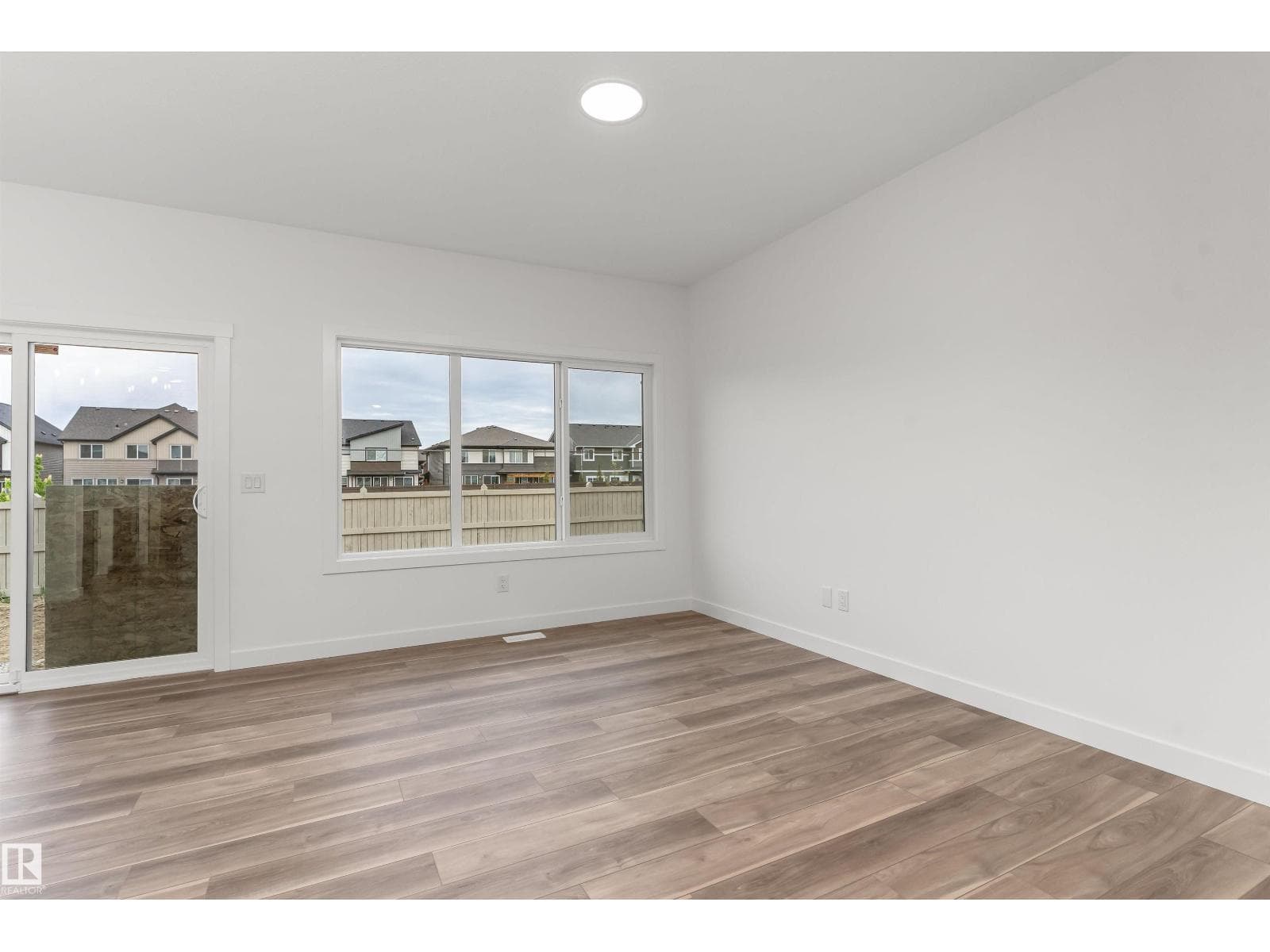 1048 CRISTALL CR SW — photo 5