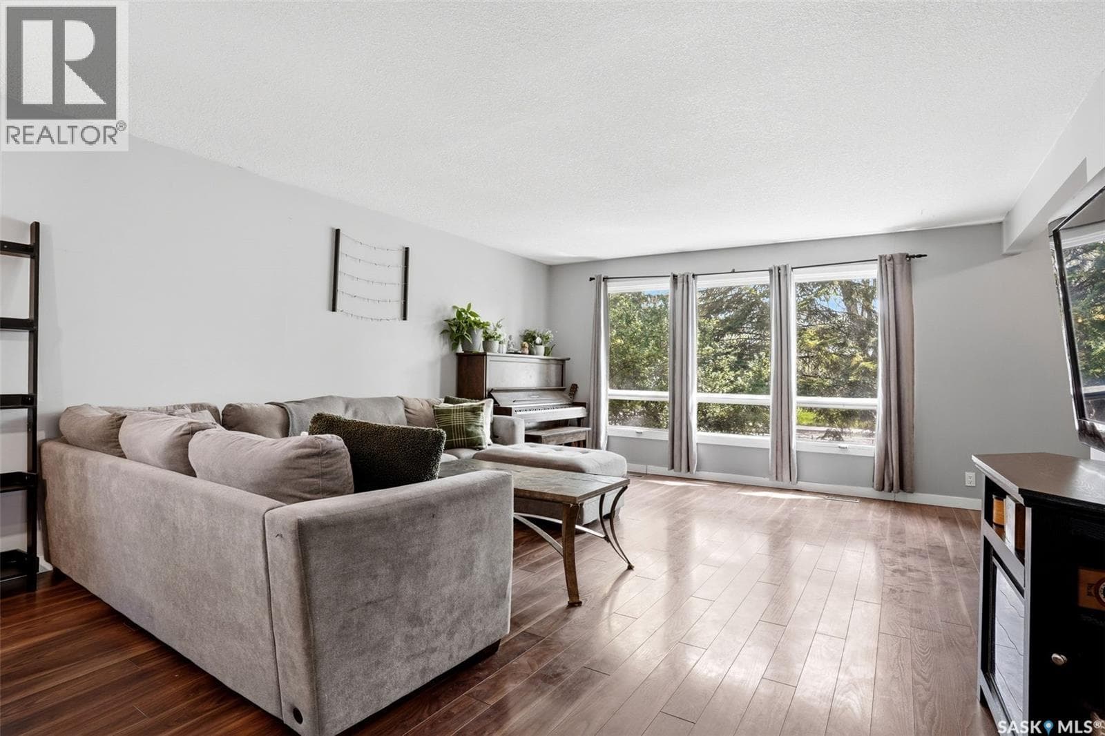 810 Princess STREET — photo 3