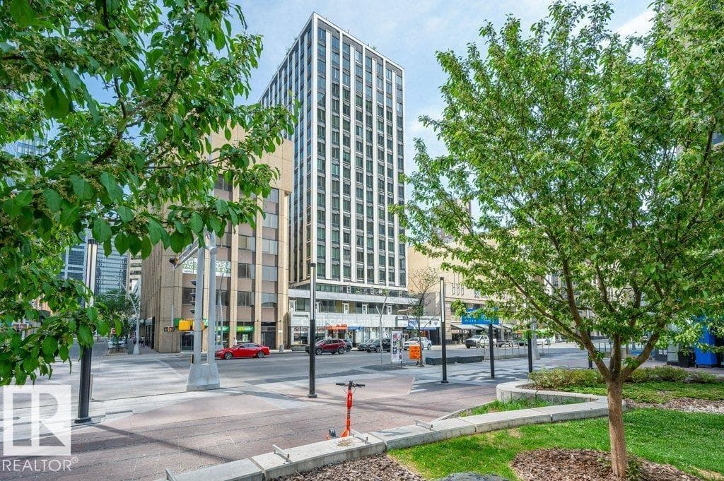 #911 10024 JASPER AV NW