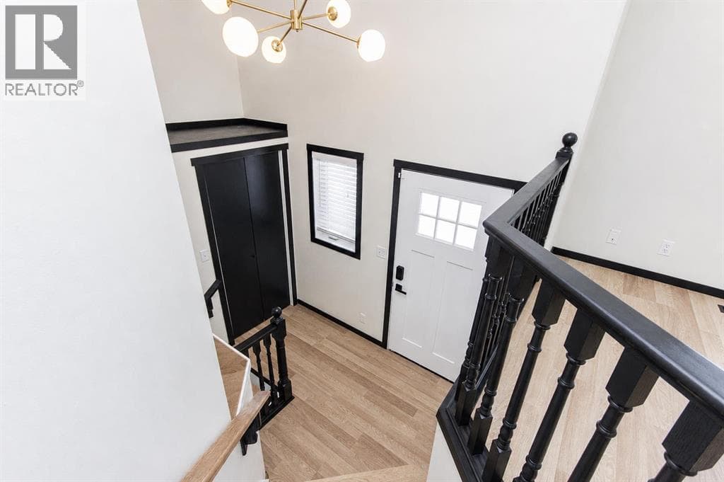 16 Johnson Close — photo 3