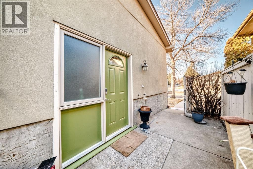 274 Templeview Way NE — photo 2