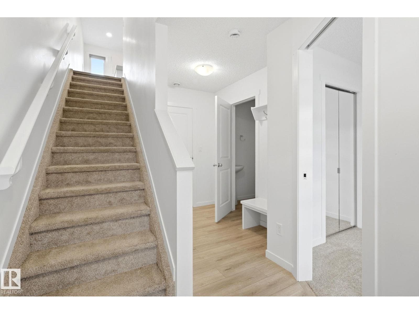 1209 MCLEOD AV — photo 5