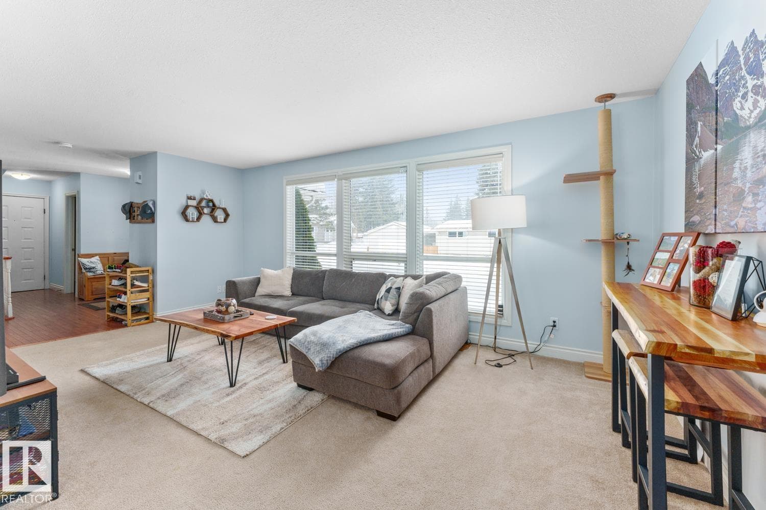 218 PINE AV — photo 4