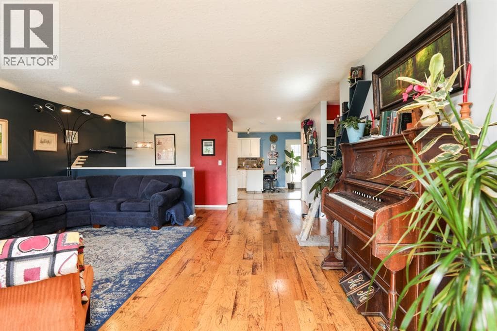 18 Garden Place — photo 4