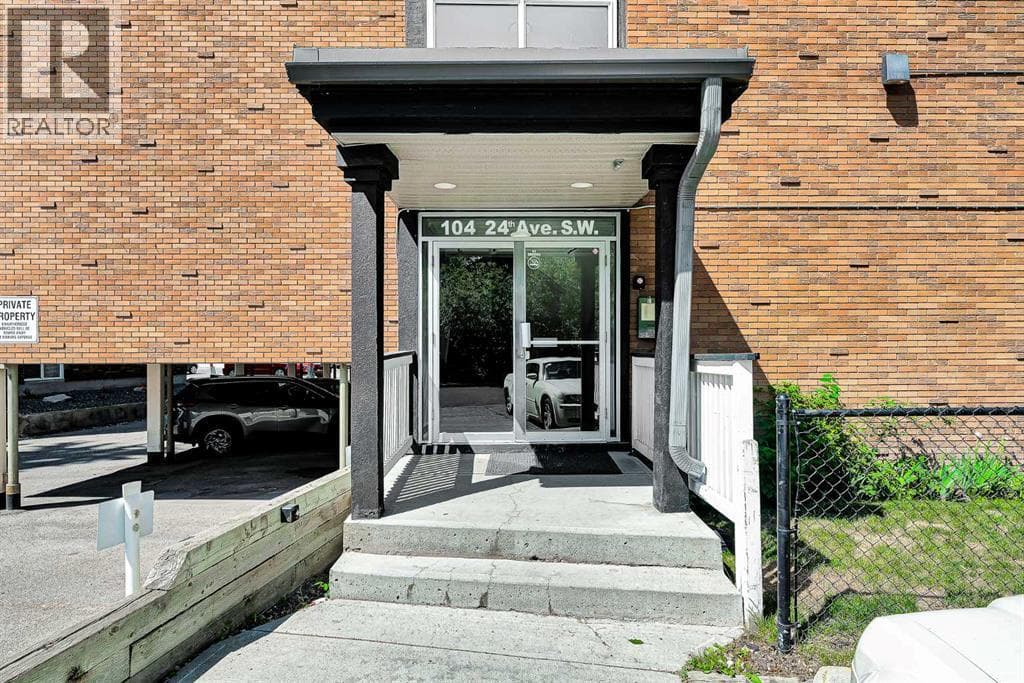 301, 104 24 Avenue SW — photo 2