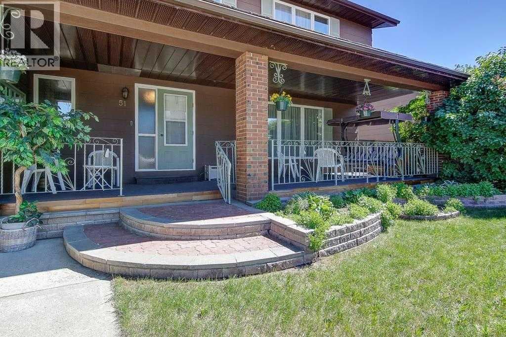 51 Parkwood Crescent — photo 2