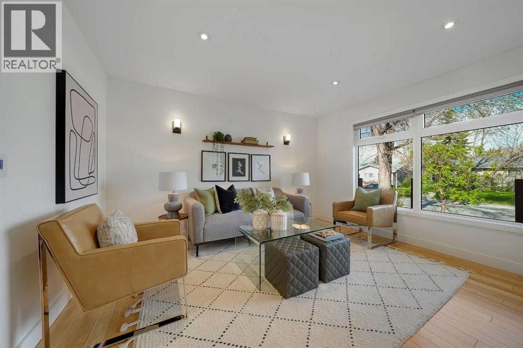 113 Langton Drive SW — photo 2