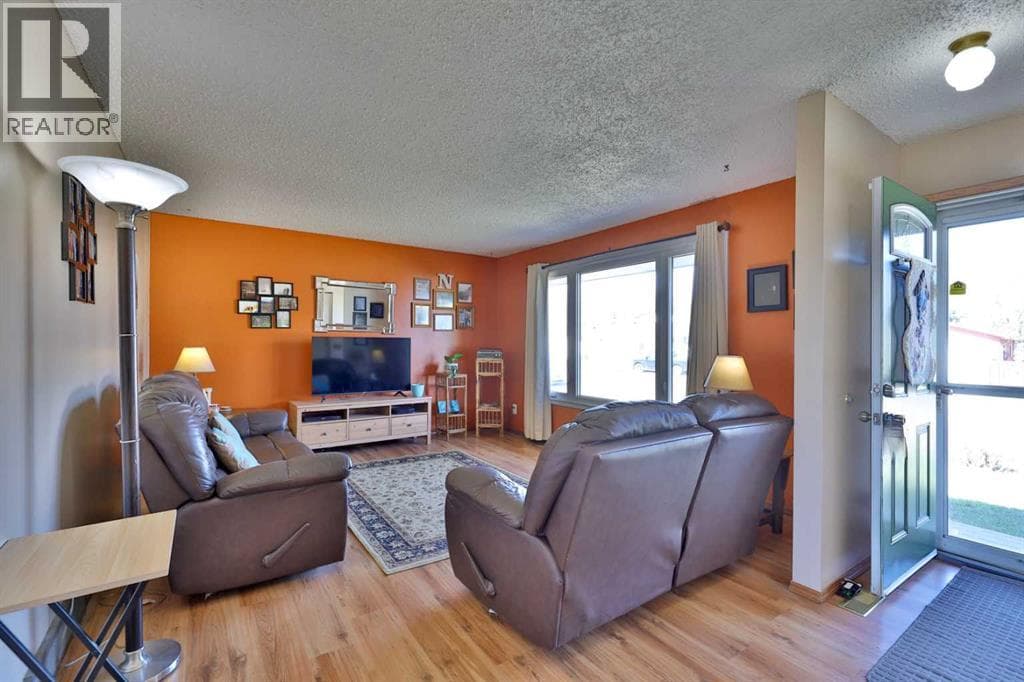 3305 Erickson Drive — photo 3