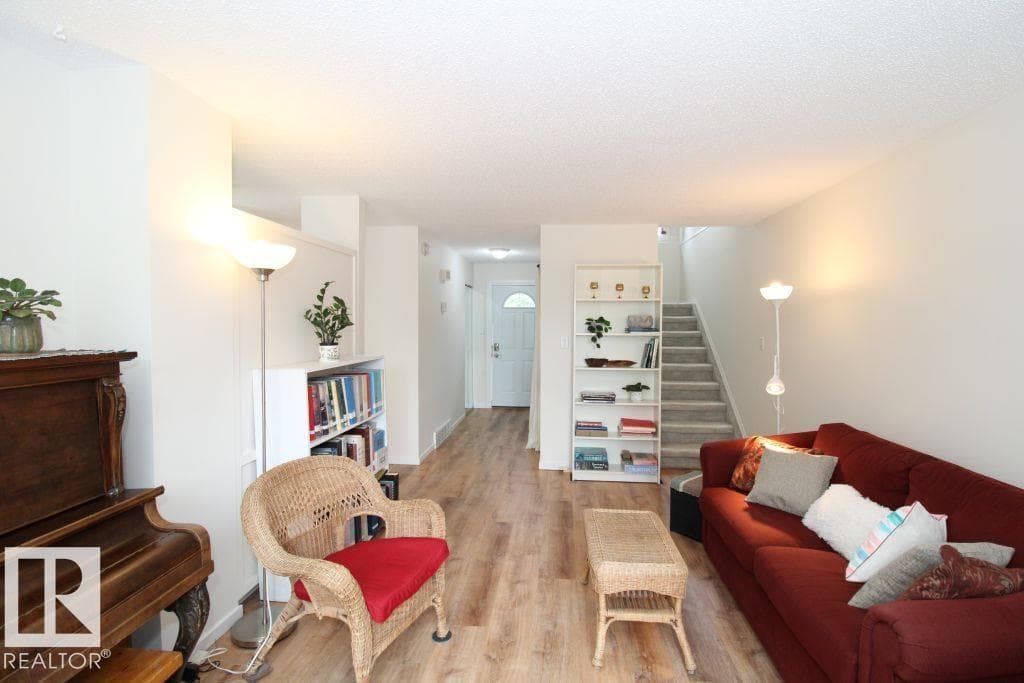 #130 87 BROOKWOOD DR — photo 4