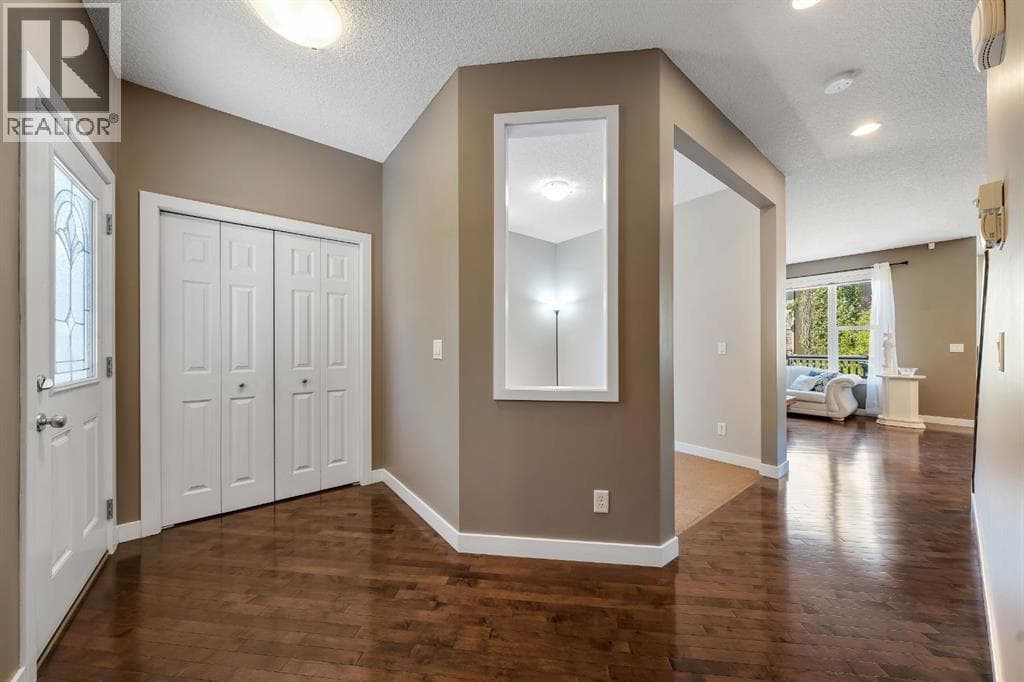 32 Everoak Close SW — photo 3