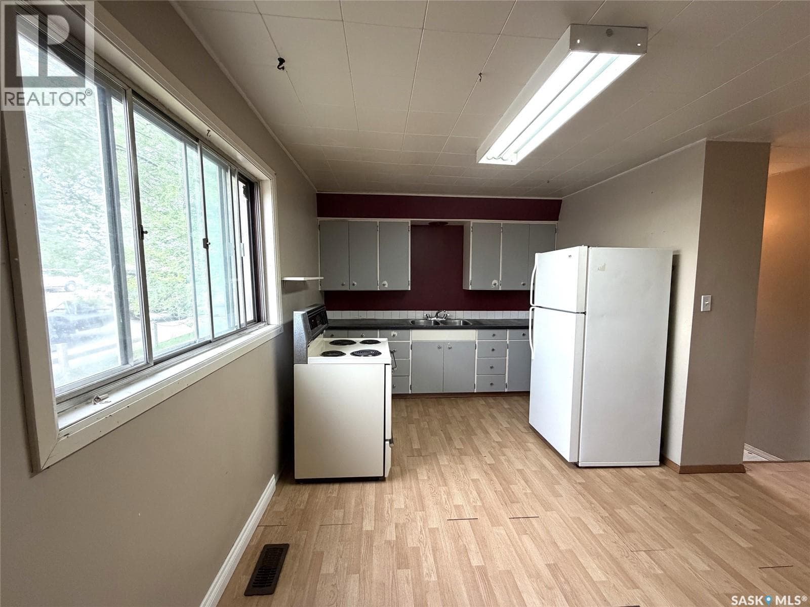 501 Churchill STREET — photo 3
