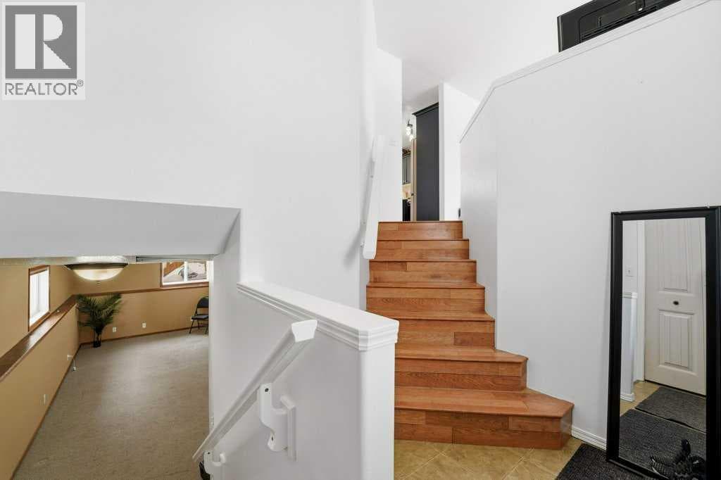 268 Kingston Drive — photo 3