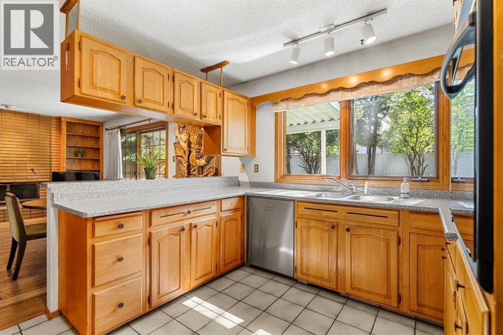 511 Willingdon Boulevard SE — photo 4