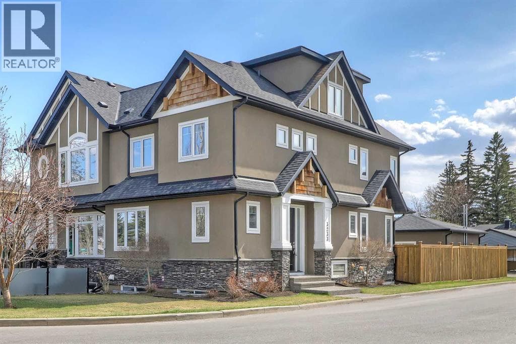3233 Cochrane Road NW