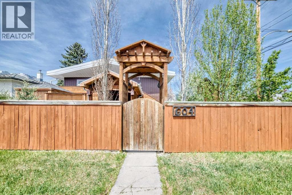 604 69 Avenue SW — photo 2