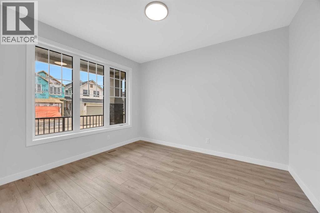 37 Hotchkiss Gardens SE — photo 5