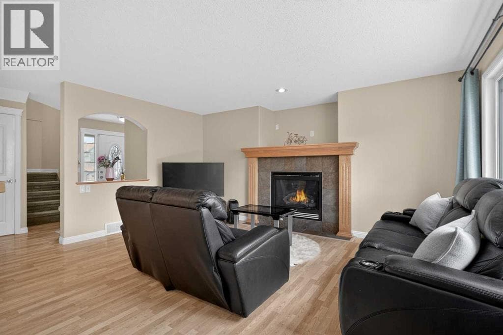 284 Royal Oak Circle NW — photo 4
