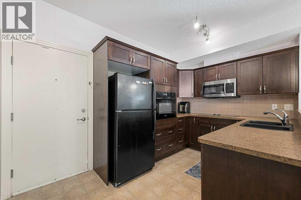 240, 60 Royal Oak Plaza NW — photo 4