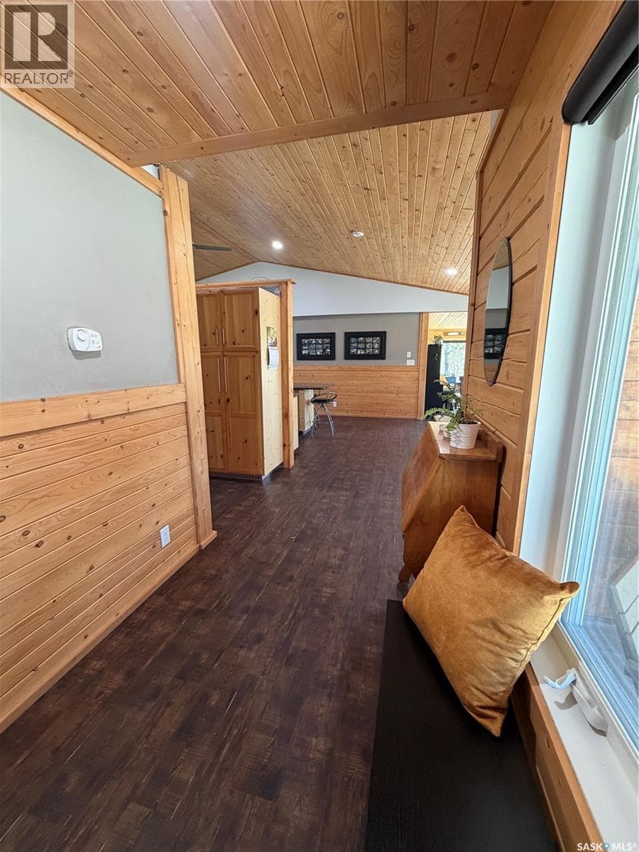Acreage & Home w/Detached in law 2 bedroom suite — photo 3
