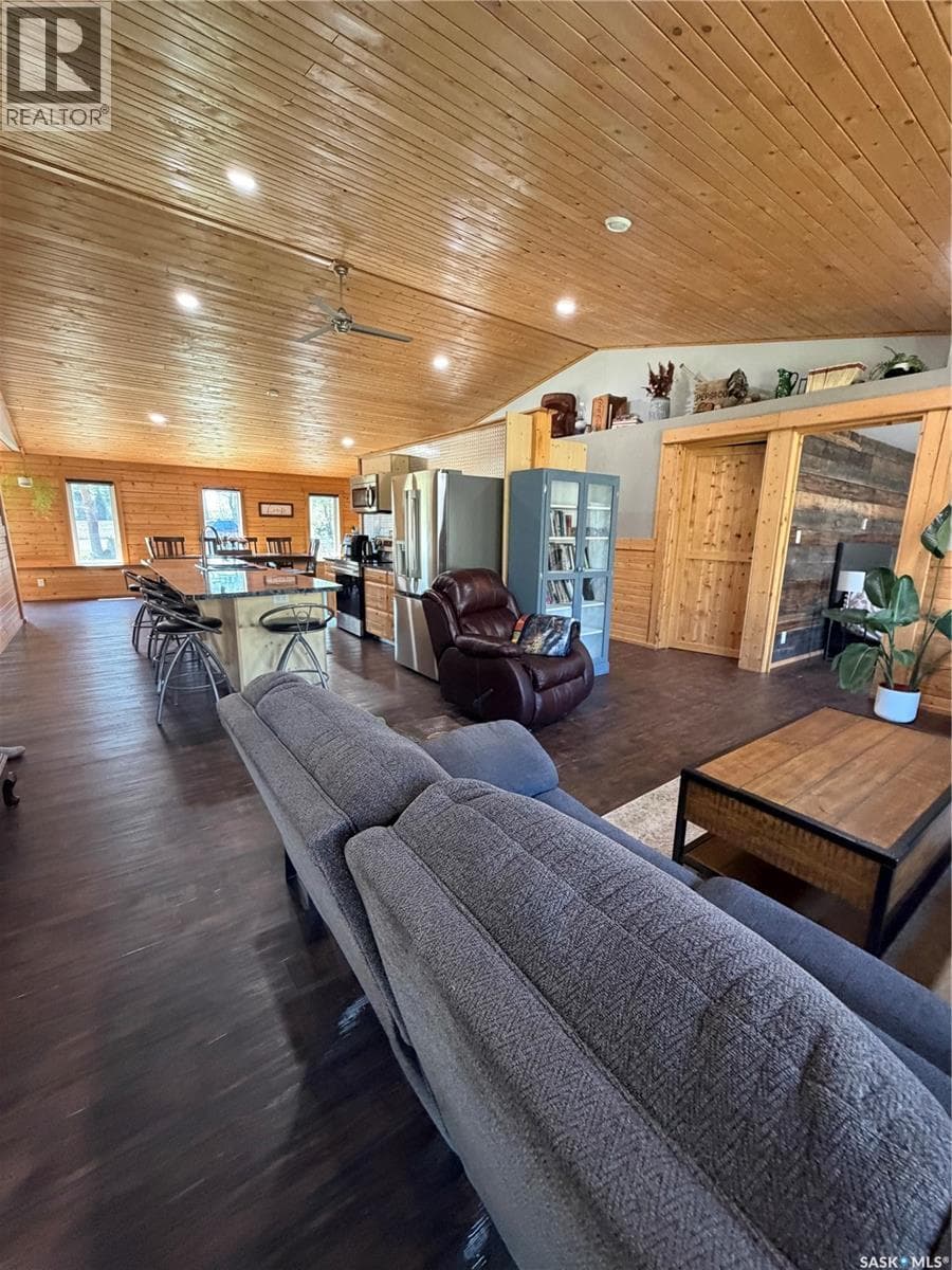 Acreage & Home w/Detached in law 2 bedroom suite — photo 5