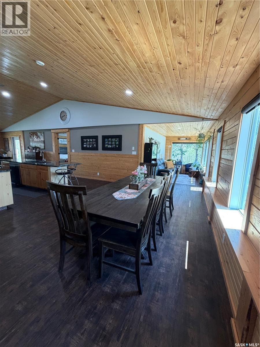 Acreage & Home w/Detached in law 2 bedroom suite — photo 4