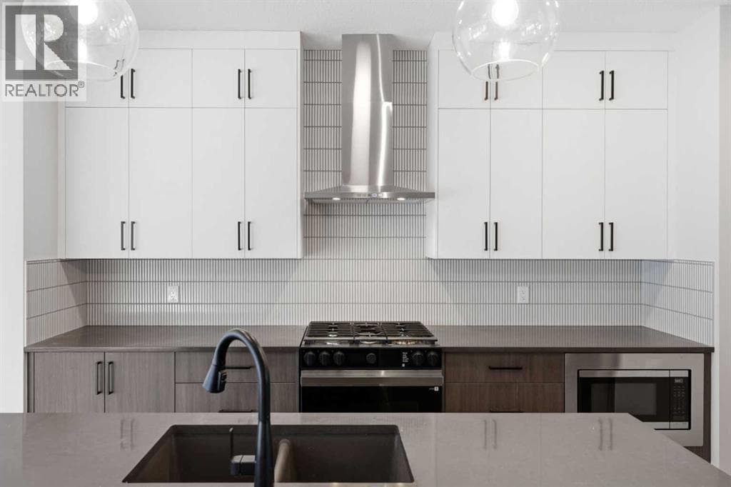 921 Chinook Winds Meadow SW — photo 5