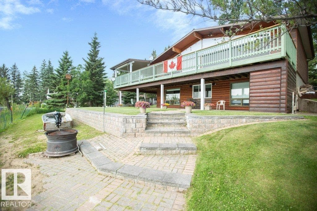 16 Maple Cresent — photo 4