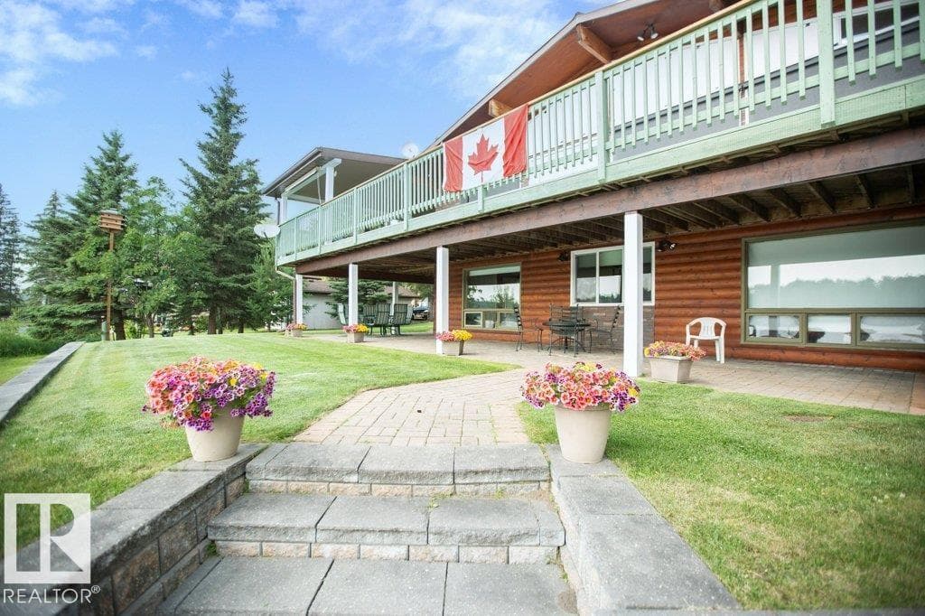 16 Maple Cresent — photo 5